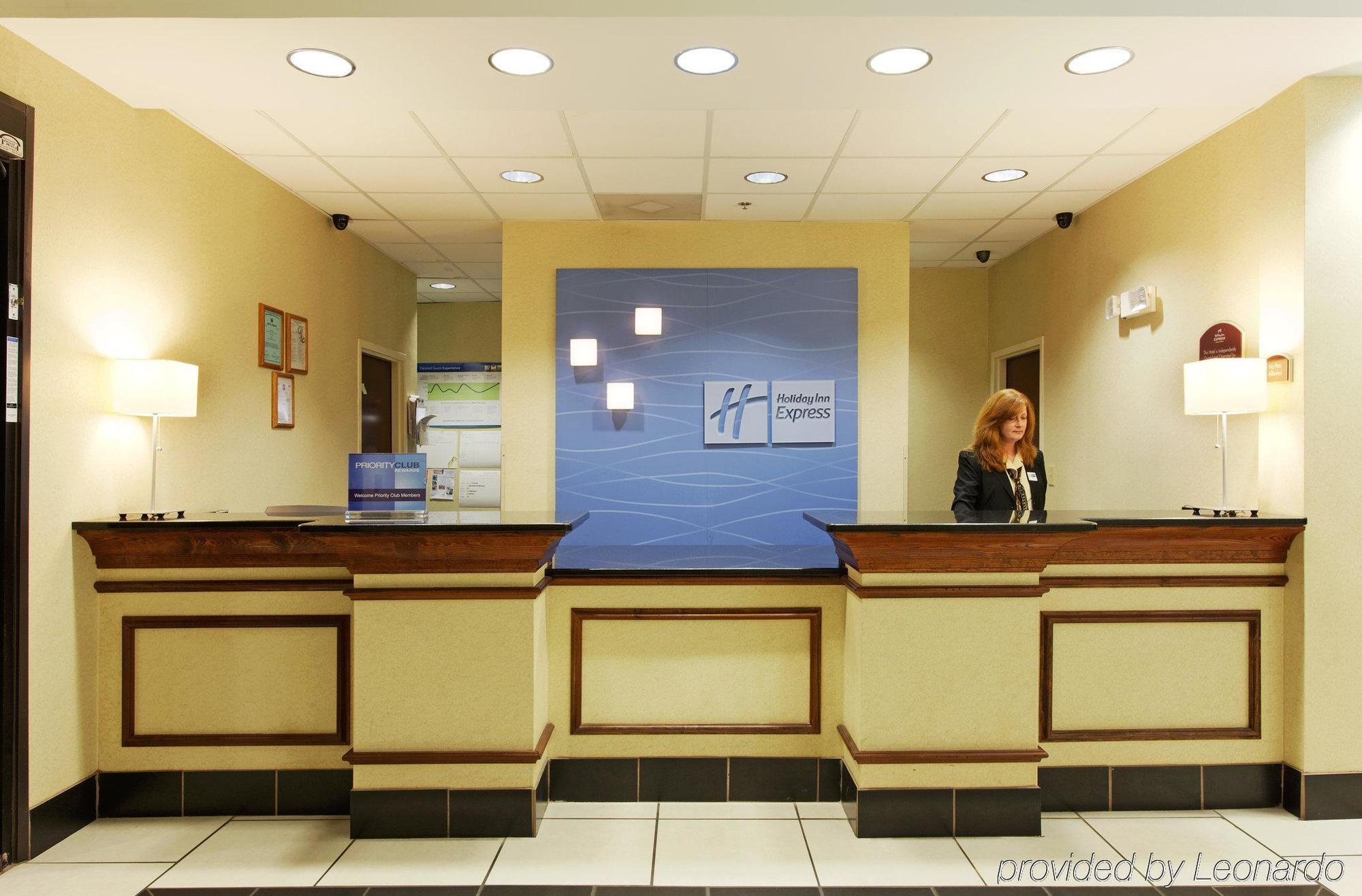 Holiday Inn Express & Suites Sylacauga מראה פנימי תמונה